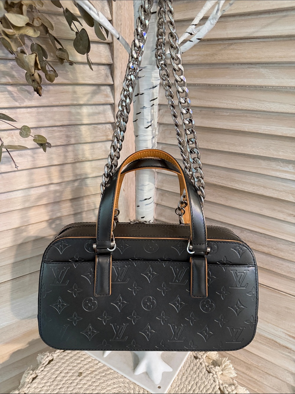 AUTHENTIC Louis Vuitton shelton Embossed Leather Bag